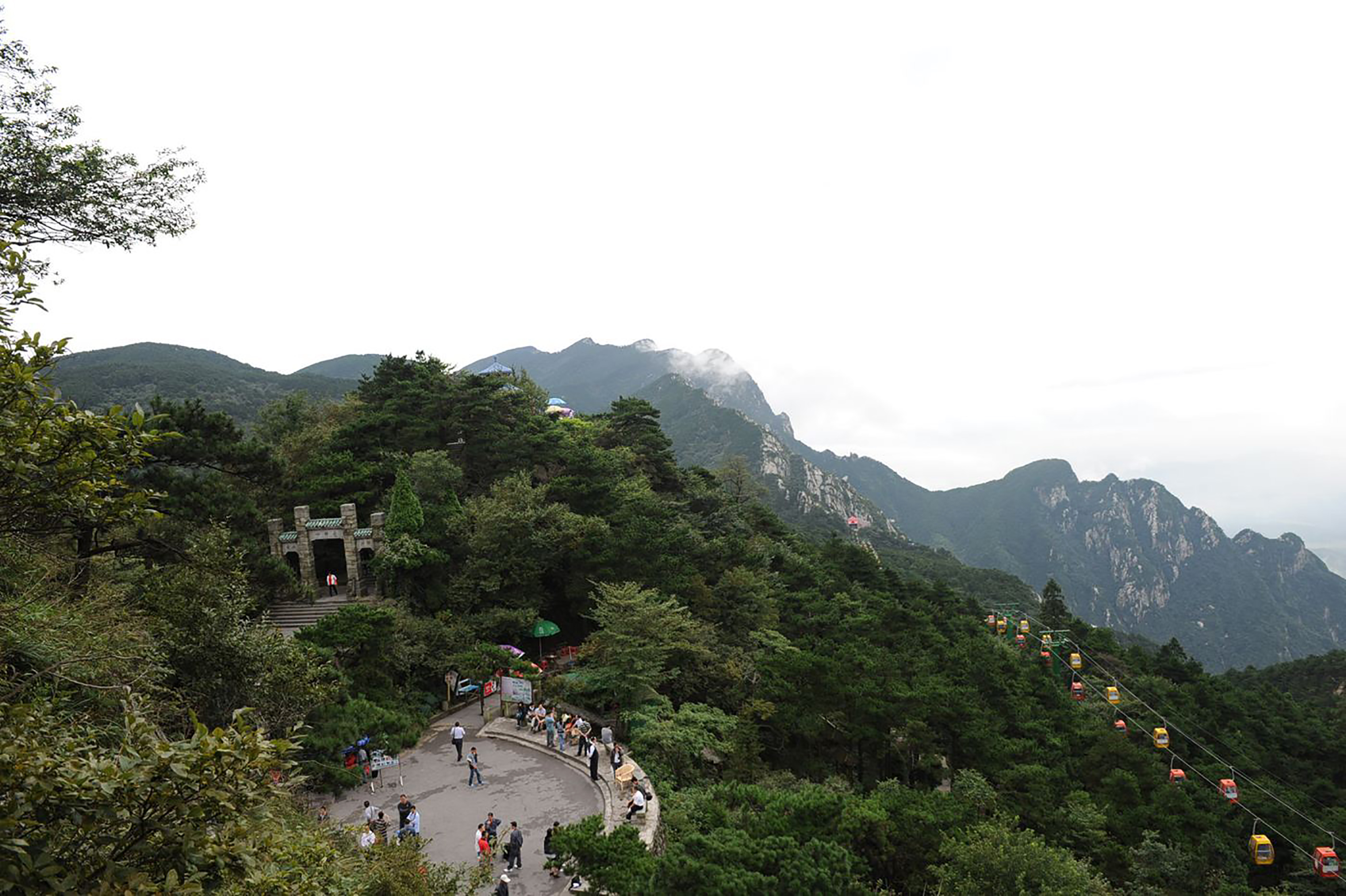 江西庐山,不仅奇秀甲天下,更是一座文化名山